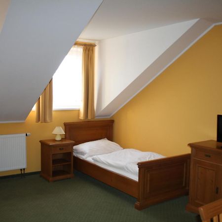 Hotel Boucek Мохов Экстерьер фото