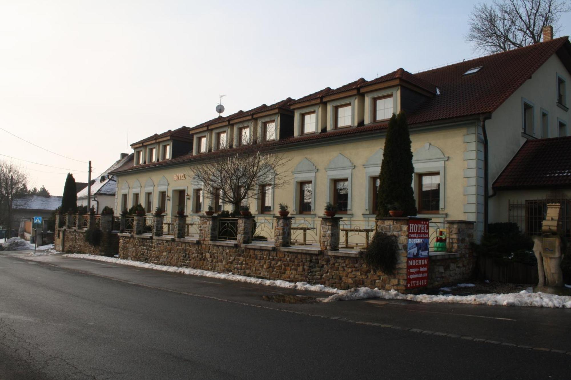 Hotel Boucek Мохов Экстерьер фото